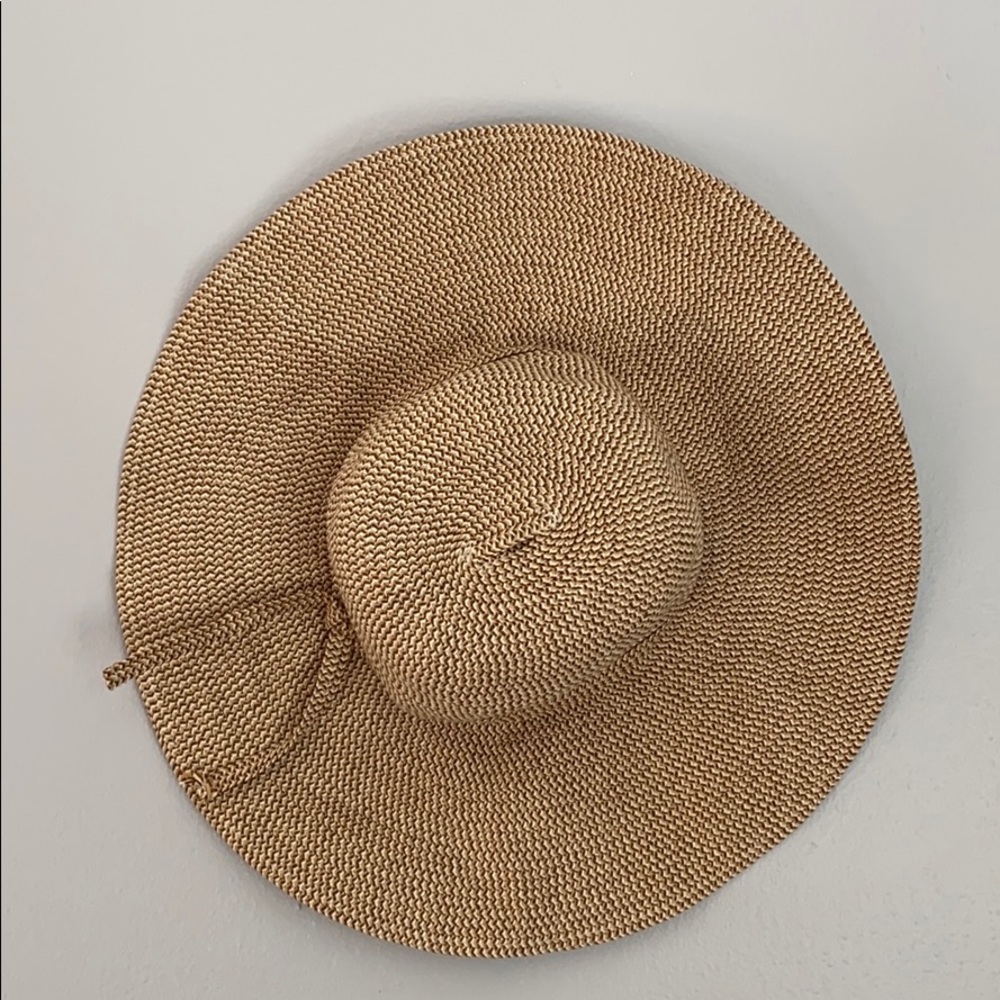 Floppy sun hat